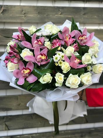 Букет цветов из: Розы и Хризантемы в Оханске