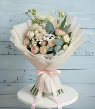 Букет цветов из:  Розы и Лизиантусы в Оханске