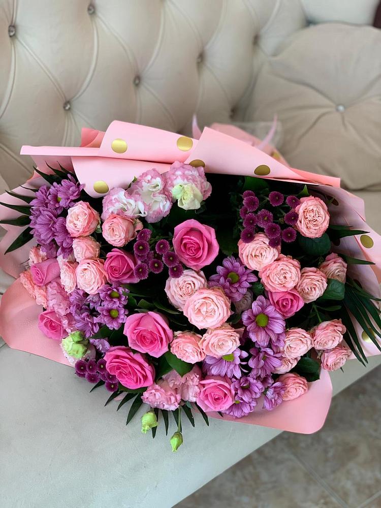 Букет цветов из: Хризантемы, Розы и Лизиантусы в Оханске