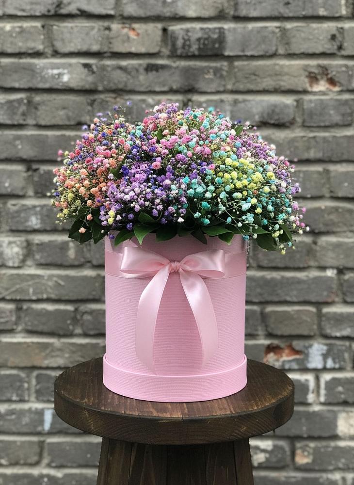 Цветочная композиция из Гипсофила и Розы в шляпной коробке в Оханске