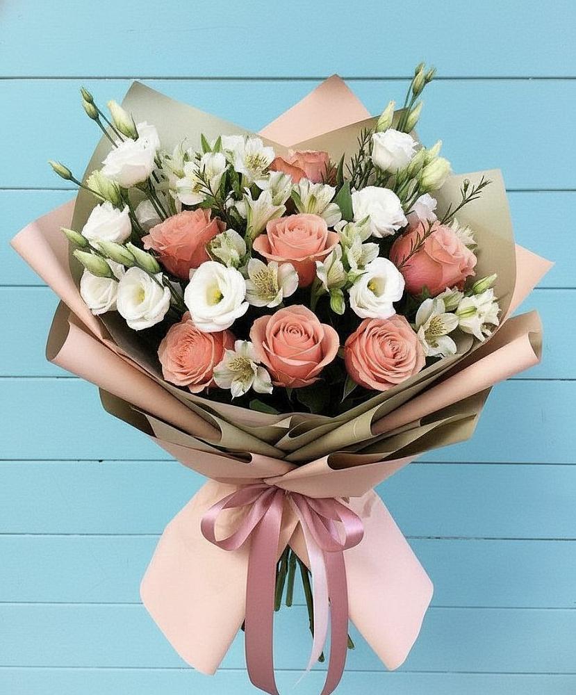 Букет цветов из: Розы, Альстромерии и Лизиантусы в Оханске