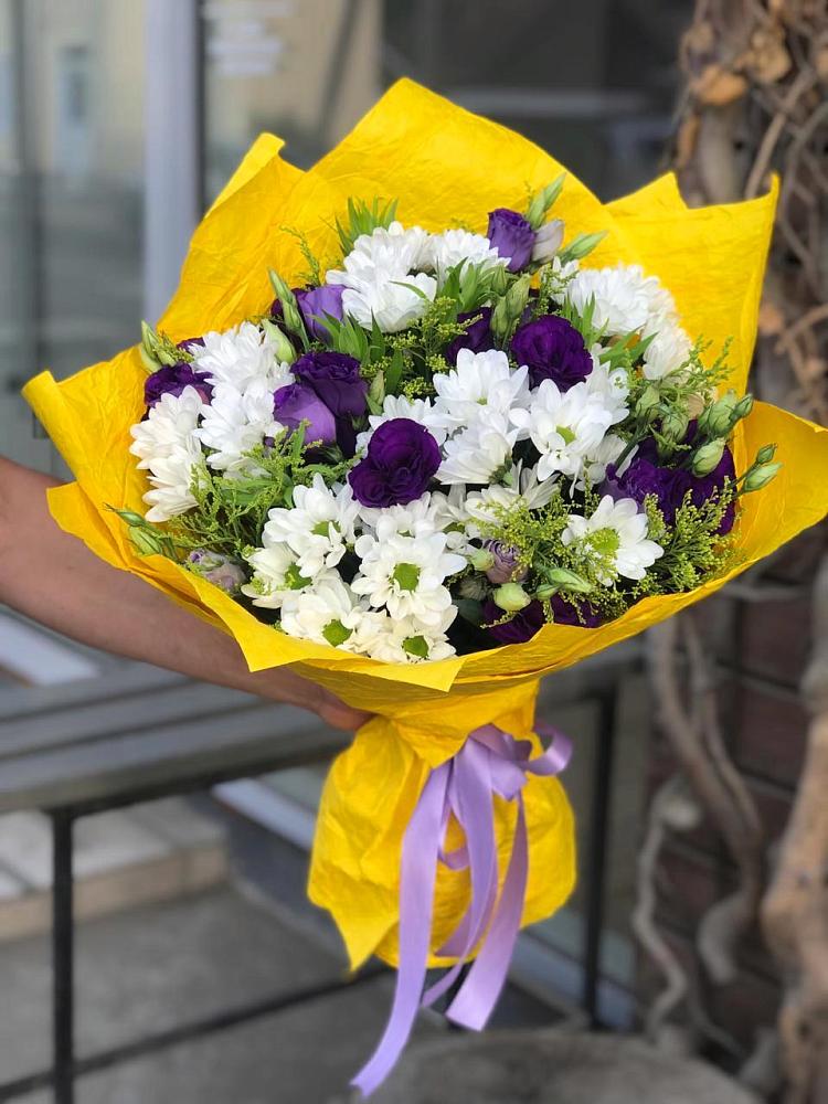 Букет цветов из: Ирисы, Хризантемы и Ромашки в Оханске