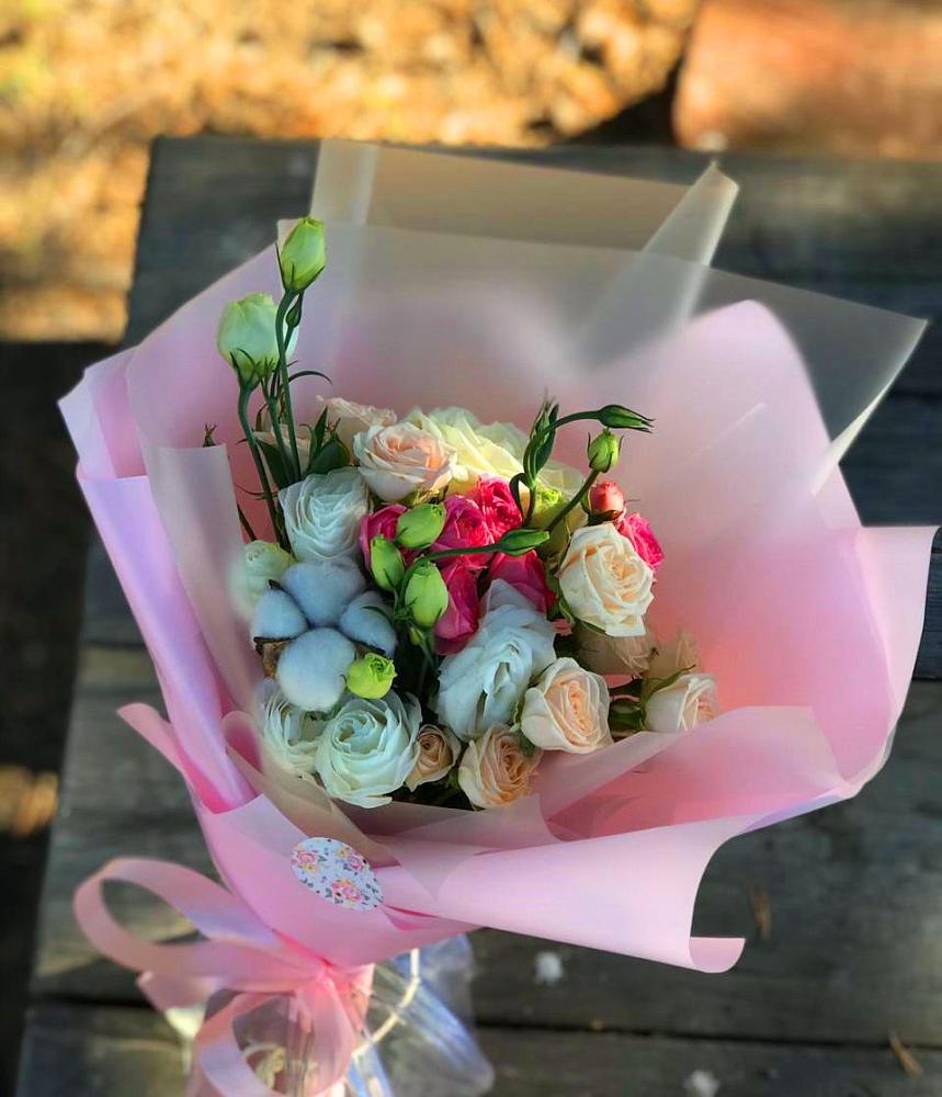 Букет цветов из: Розы и Лизиантусы в Оханске