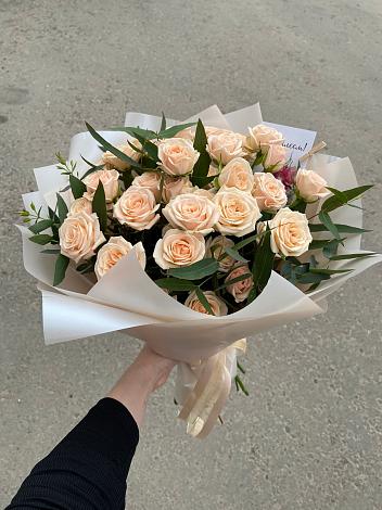 Букет Кремовые розы Латте в Оханске