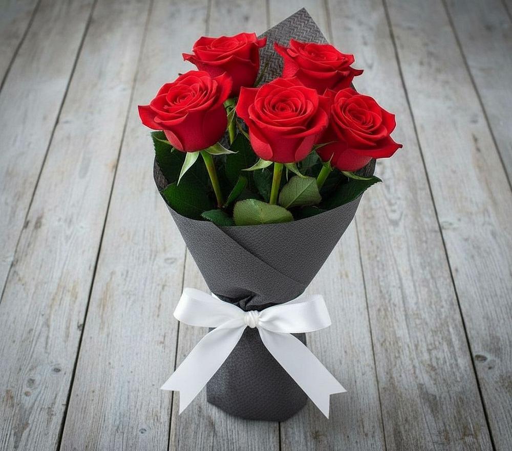 Букет 5 Красных роз Эдлесс Лав в Оханске