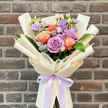 Букет цветов из:  Лизиантусы и Розы в Оханске