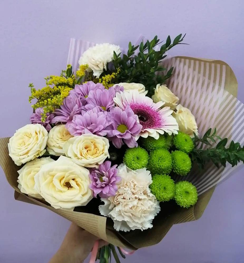 Букет цветов из: Хризантемы, Розы, Гвоздики и Герберы в Оханске