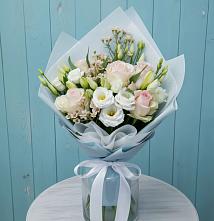 Букет цветов из:  Розы и Лизиантусы в Оханске
