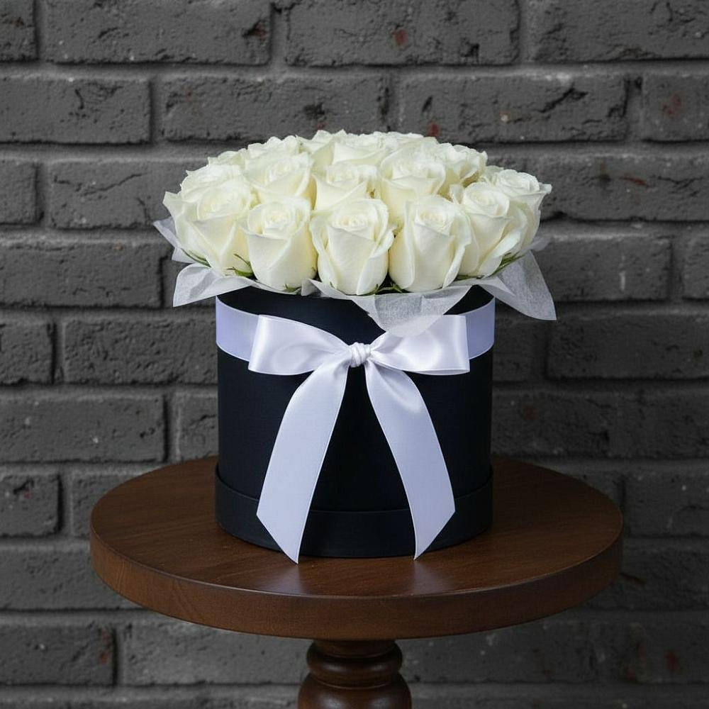 Цветочная композиция из Розы в шляпной коробке в Оханске