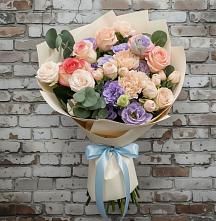 Букет цветов из:  Розы, Лизиантусы и Гвоздики в Оханске